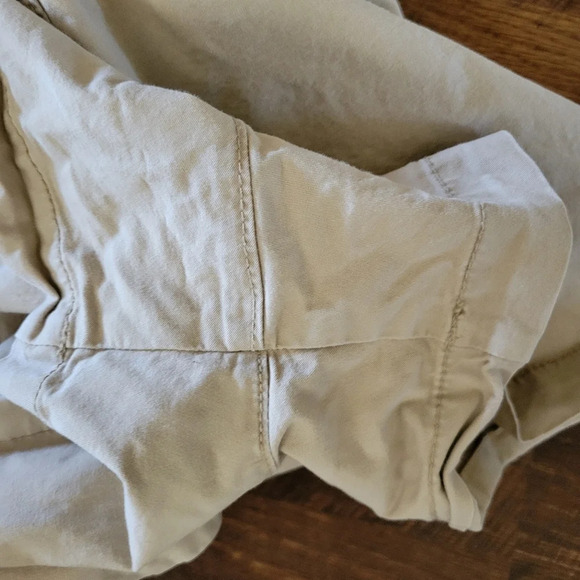 OLD NAVY Tan Mid Rise Shorts Size 12 - Picture 6 of 9